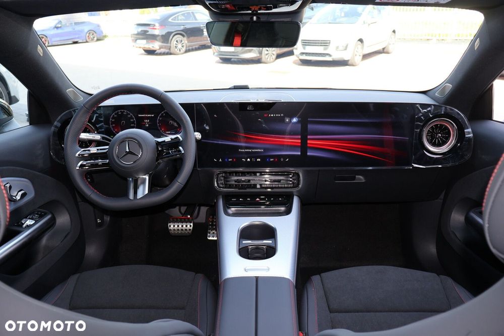 Mercedes-Benz CLA - 12