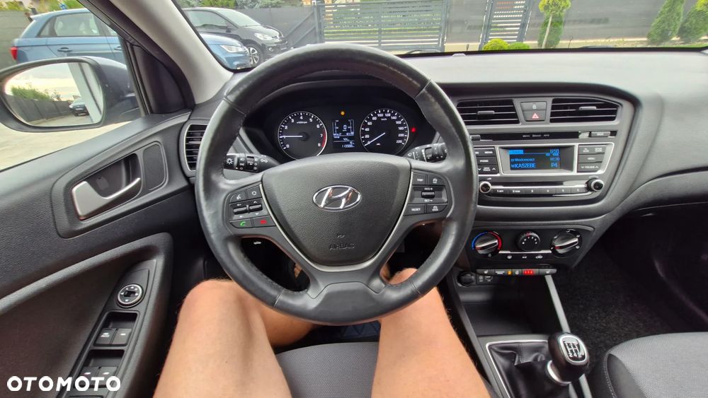 Hyundai i20 1.2 Trend - 16