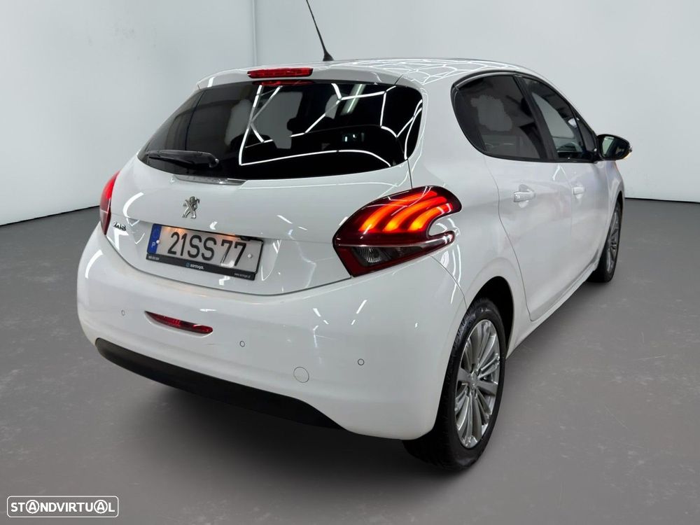Peugeot 208 1.6 BlueHDi Style - 6