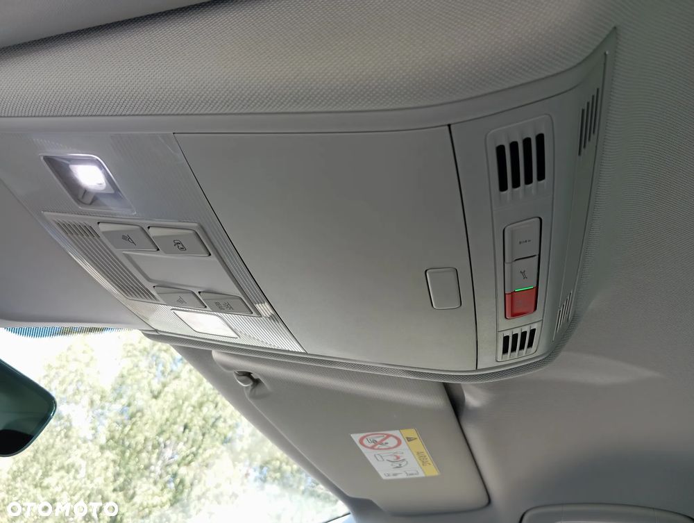 Volkswagen Tiguan - 28