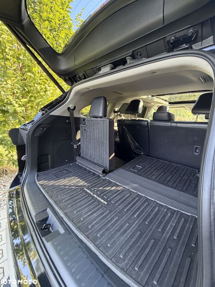 Toyota Highlander 2.5 Hybrid Executive - 23