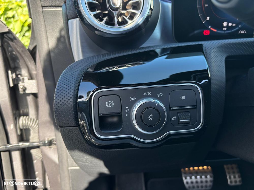 Mercedes-Benz CLA 250 - 16