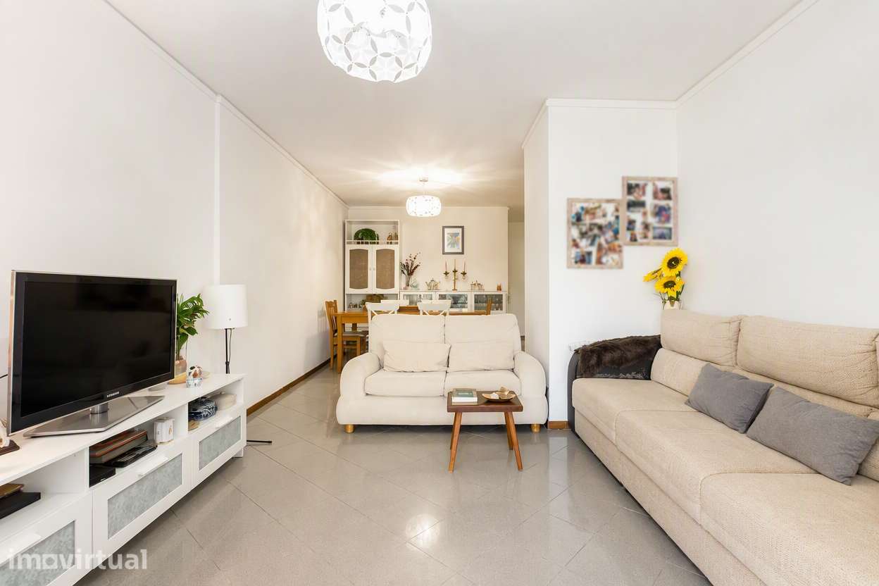 T3 c/ 120 m², Marquise e Arrecadação / Santo António dos Cavaleiros - Grande imagem: 4/23