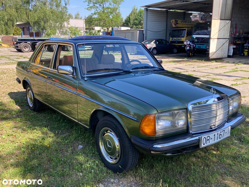 Mercedes-Benz W123 - 14