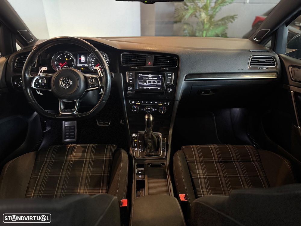 VW Golf 2.0 TDI GTD DSG - 37