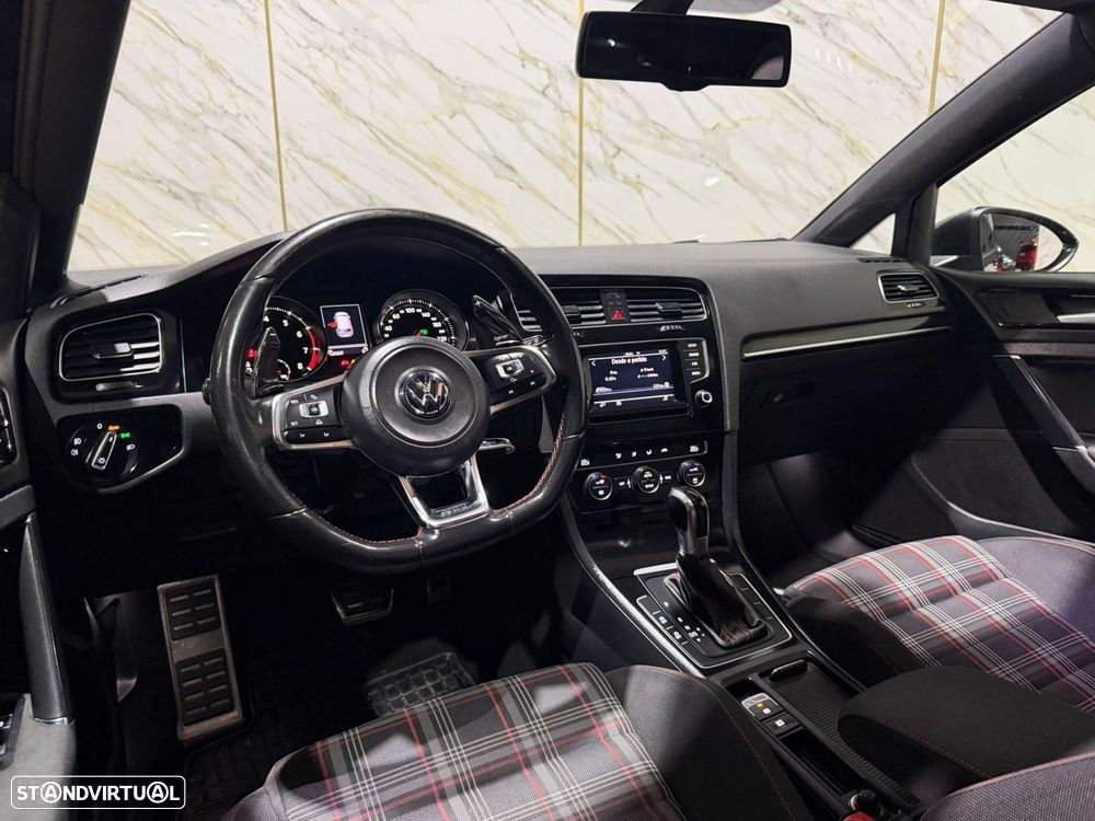 VW Golf 2.0 TSi GTi DSG Performance - 17