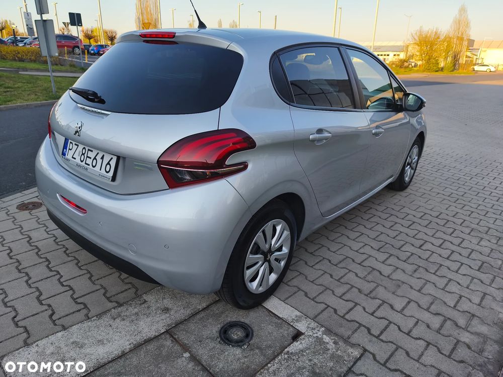 Peugeot 208 - 3