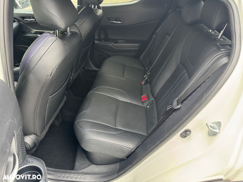Toyota C-HR 1.8 HSD 122 CP 4x2 CVT C-lassy bi-tone - 14