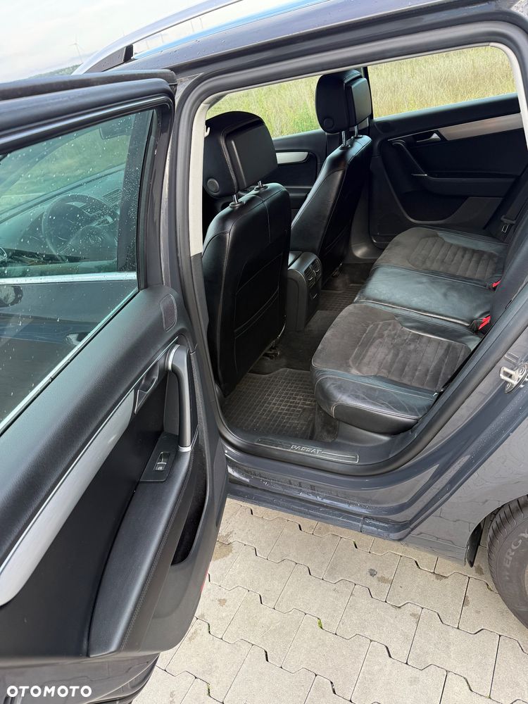 Volkswagen Passat 2.0 TDI Highline - 13