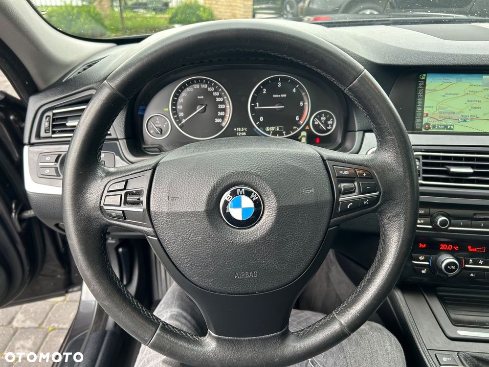 BMW Seria 5 518d Touring Luxury Line - 28