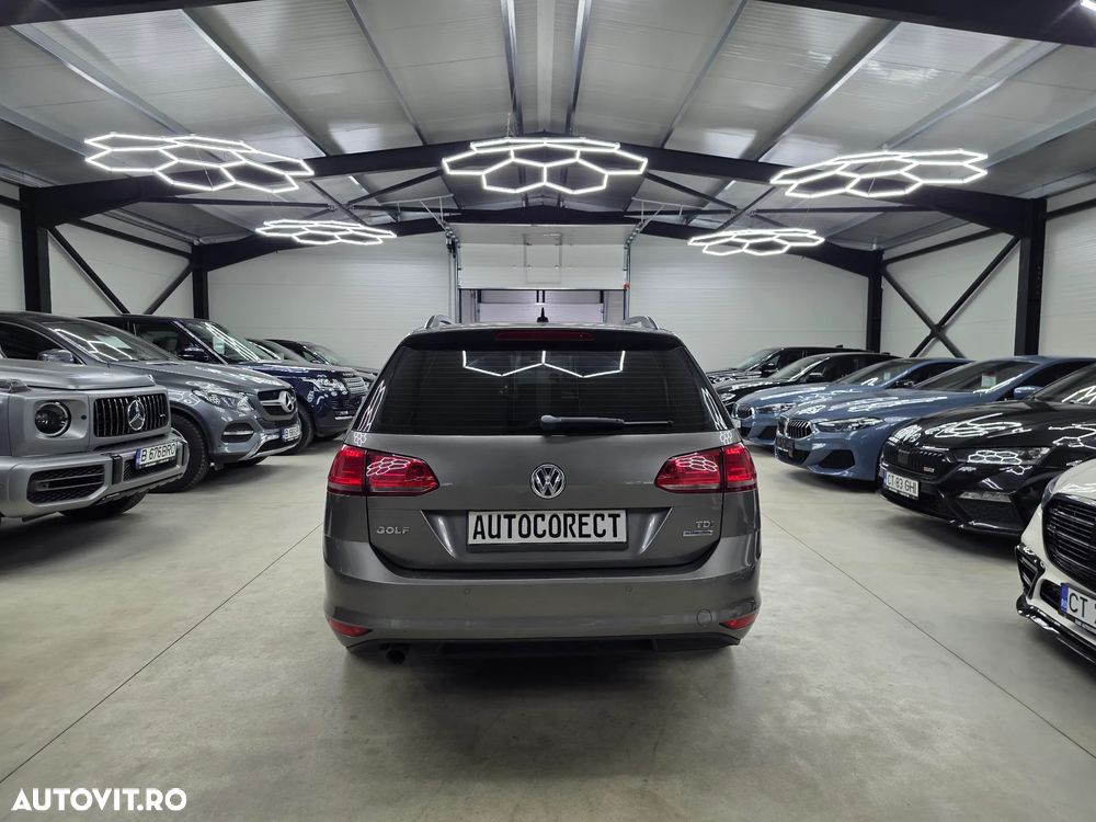 Volkswagen Golf 1.6 TDI DPF DSG BlueMotion Technology Comfortline - 22