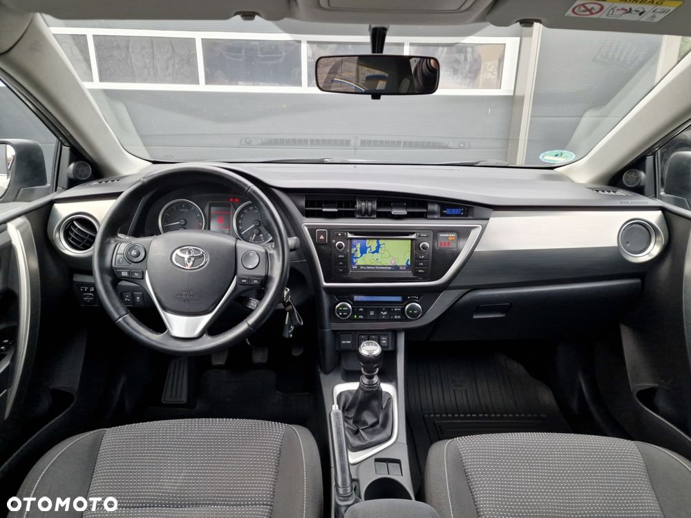 Toyota Auris 1.6 Valvematic Executive - 24