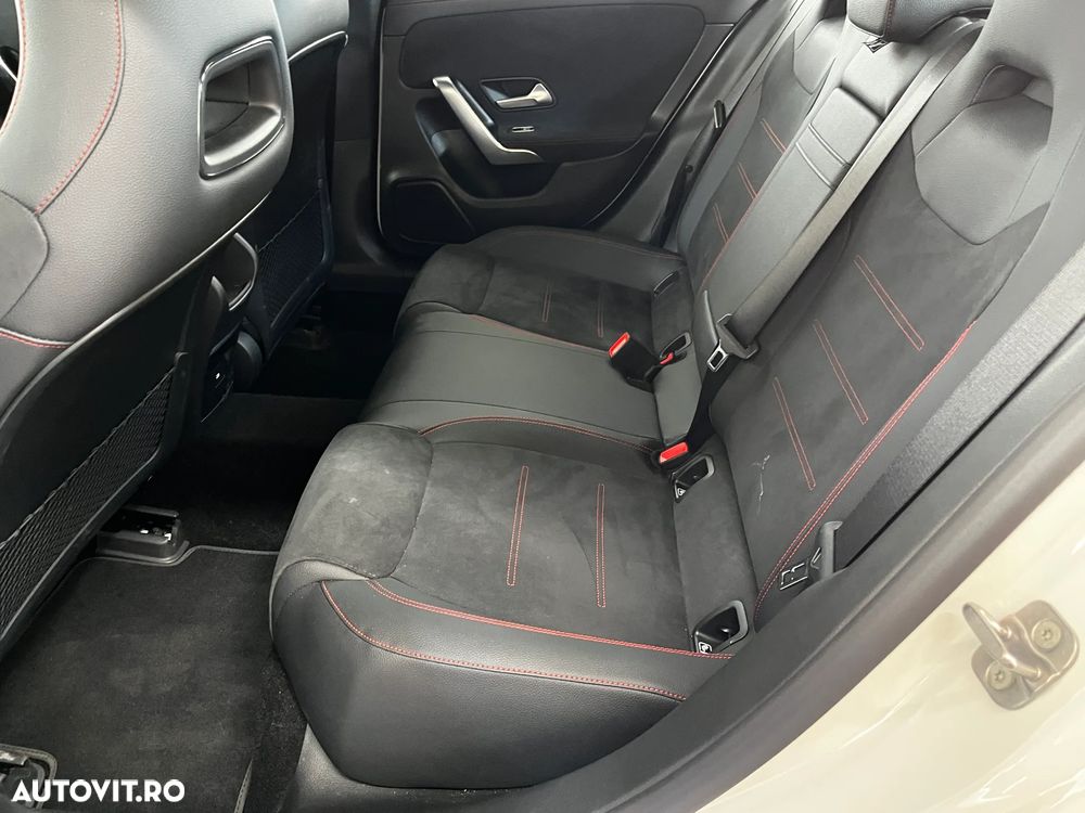 Mercedes-Benz CLA 180 - 12