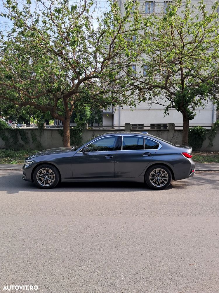 BMW Seria 3 330i Aut. Luxury Line - 39