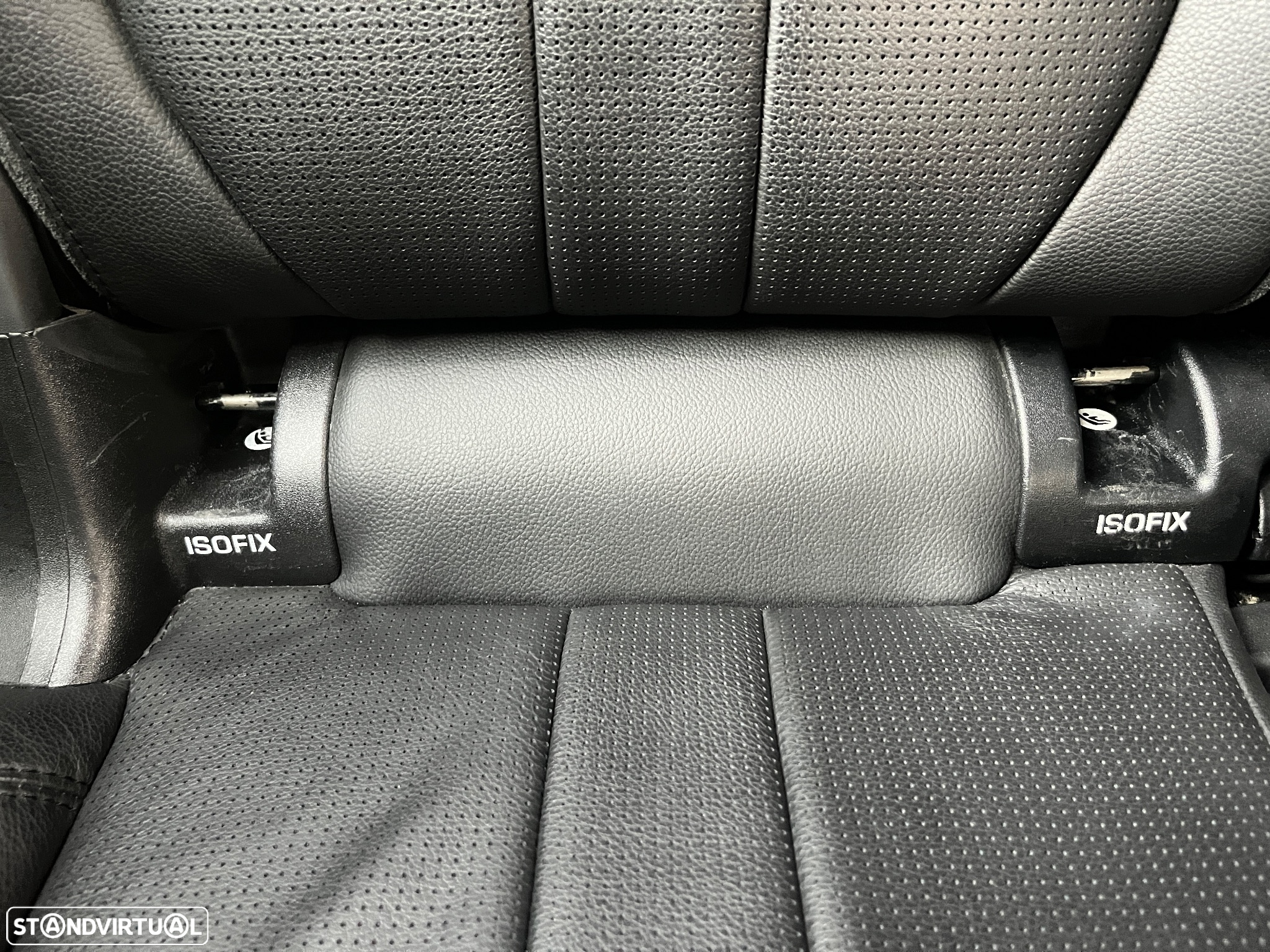 Land Rover Discovery Sport 2.0 TD4 HSE Luxury 7L Auto - 11