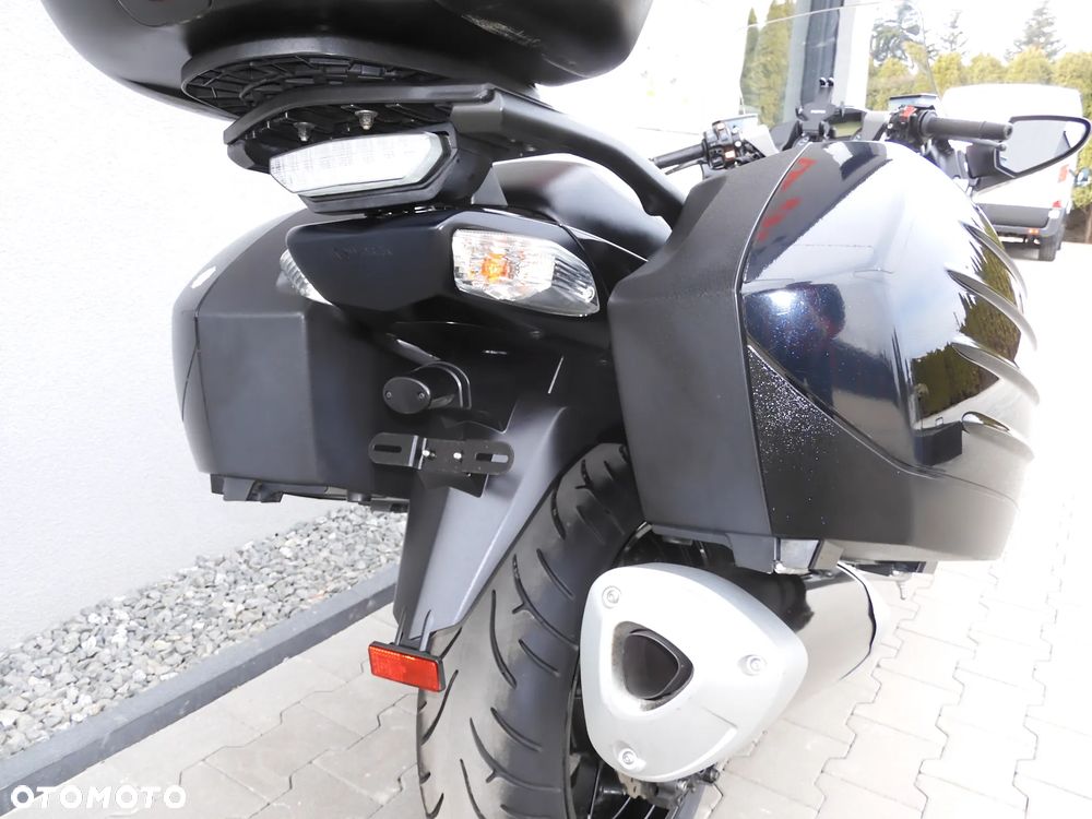 Kawasaki GTR - 16