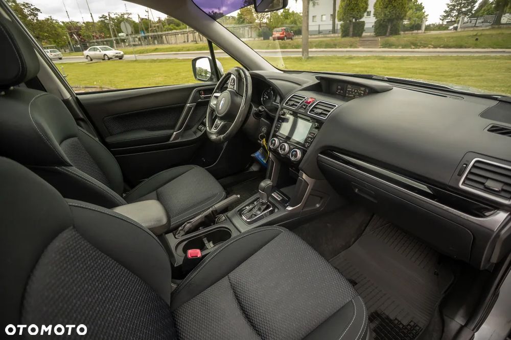Subaru Forester 2.0D Lineartronic Exclusive - 24