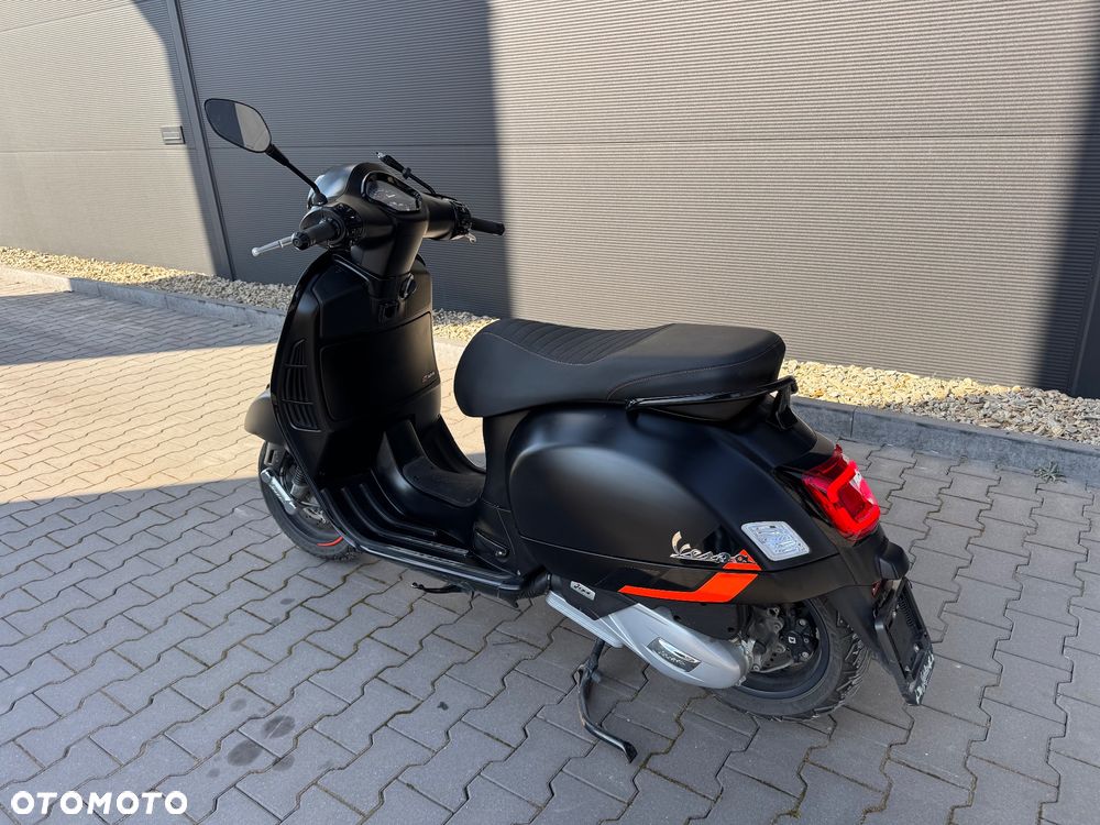 Vespa GTS - 9