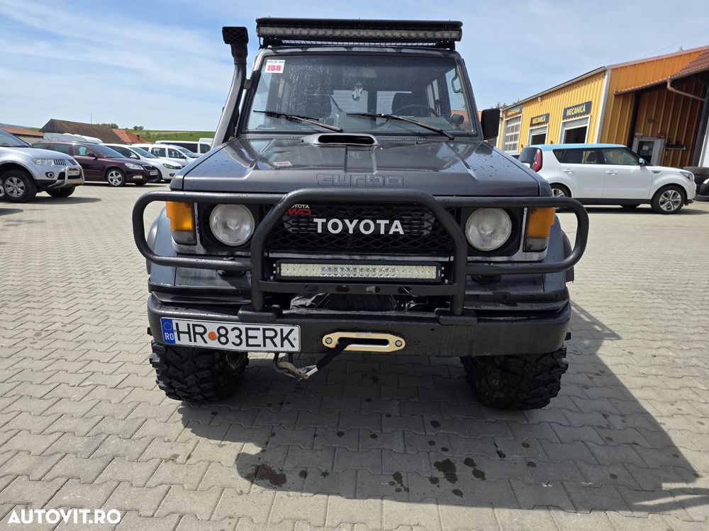 Toyota Land Cruiser - 1