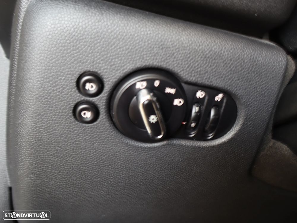 MINI 3 Portas One D - 23