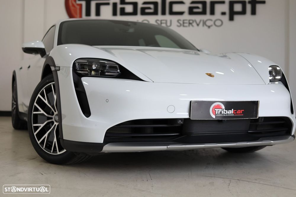 Porsche Taycan Cross Turismo 4 - 7