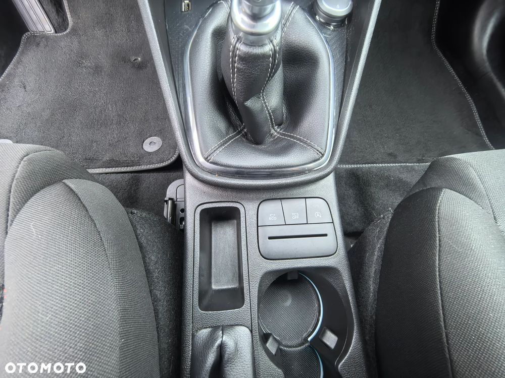 Ford Fiesta 1.0 EcoBoost STart-Stop ST-LINE - 27