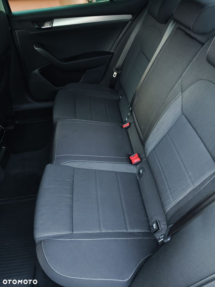 Skoda Superb 2.0 TDI Ambition DSG - 9