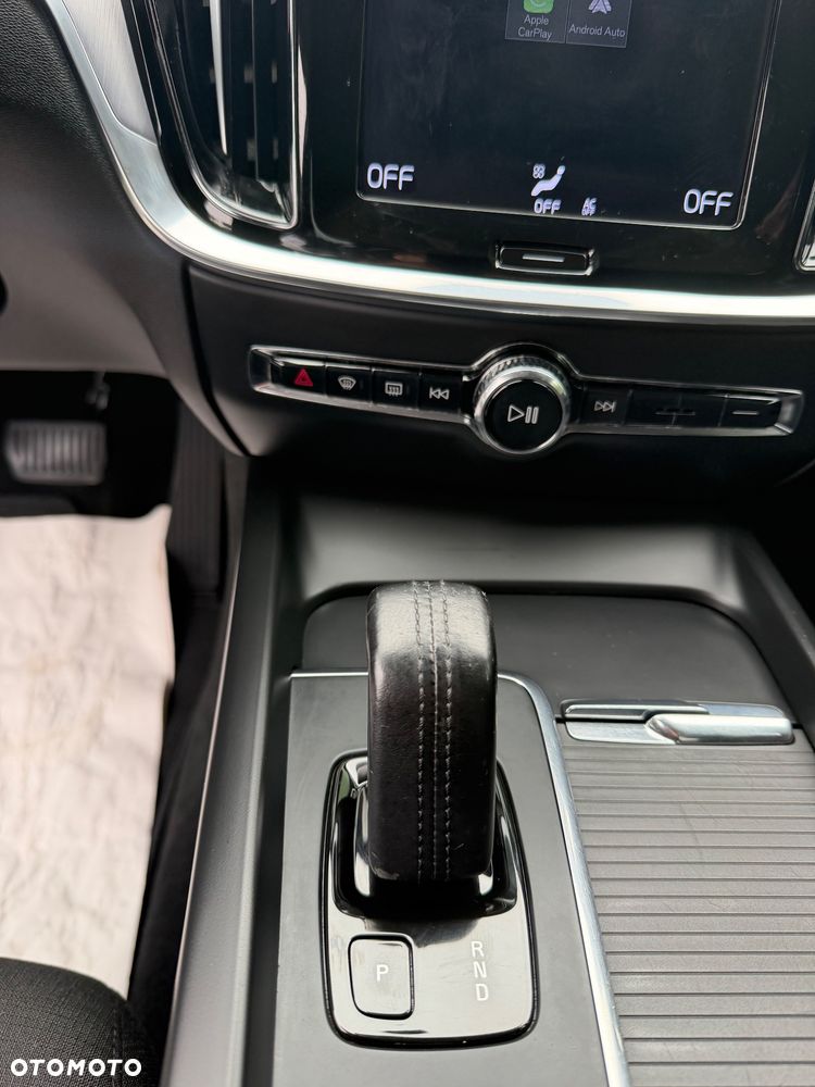 Volvo V60 B4 D Momentum - 26