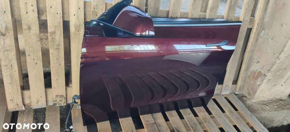 Tesla Model Y 2023 Drzwi przednie - 1