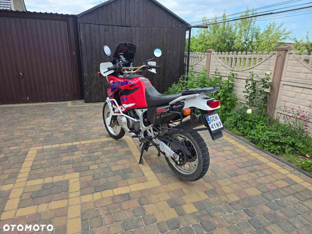 Honda XRV - 4