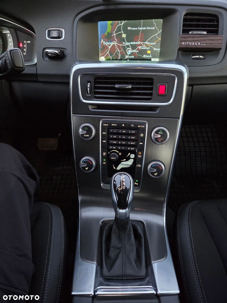 Volvo S60 D3 Momentum - 11