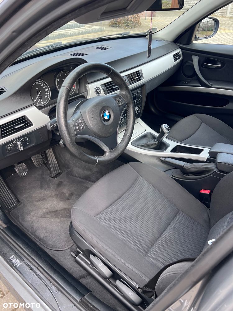 BMW Seria 3 318i Edition Exclusive - 10