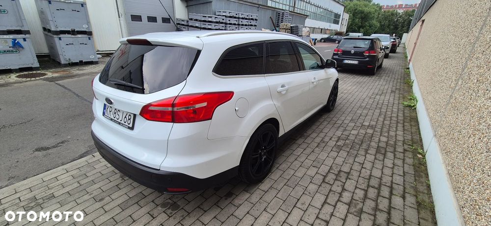 Ford Focus 1.5 EcoBlue STart-Stopp-System TITANIUM - 4