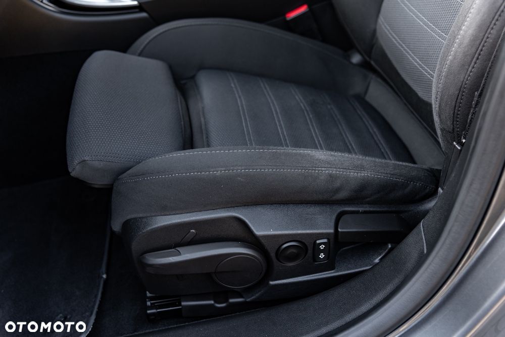 Opel Insignia - 17