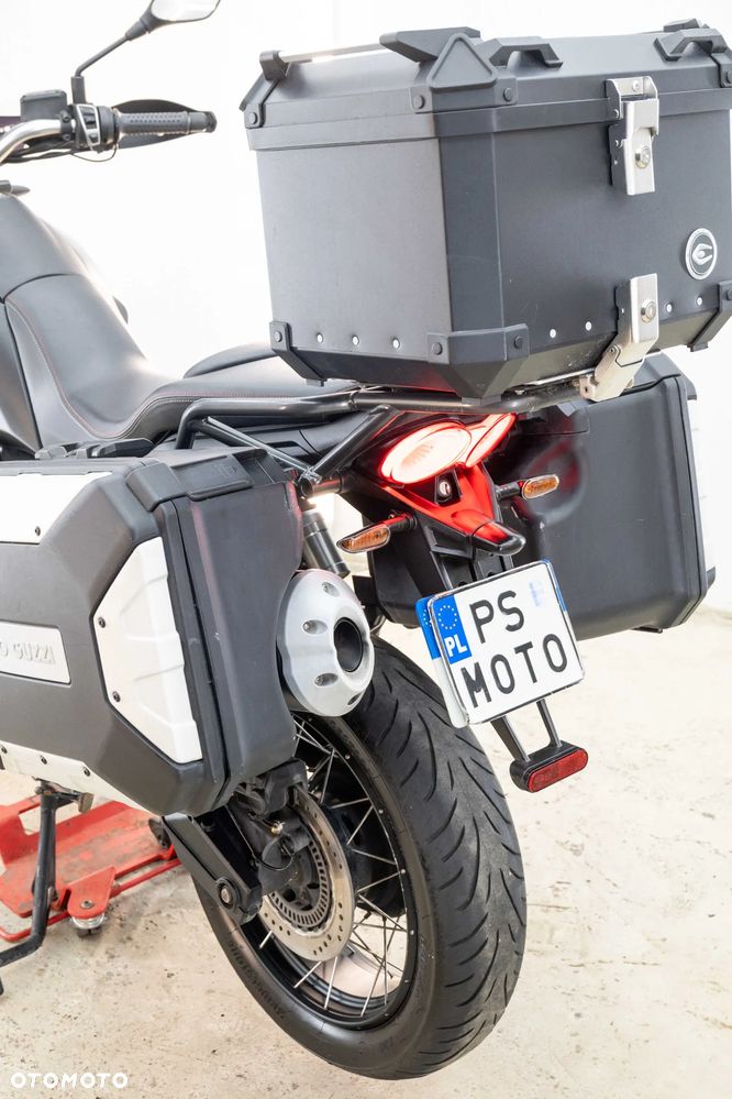 Moto Guzzi V85 - 19