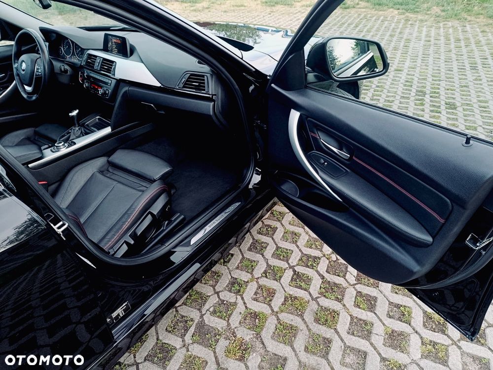 BMW Seria 3 320i xDrive Sport Line - 22