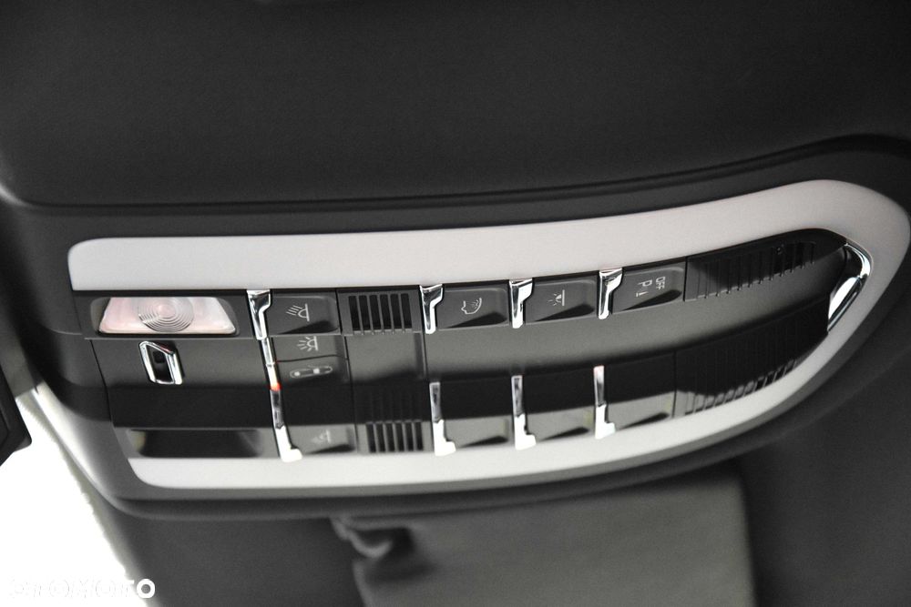 Porsche Macan T - 31