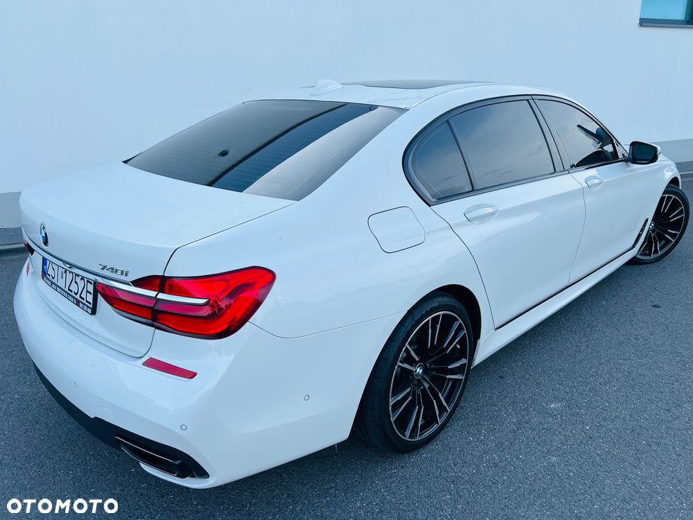 BMW Seria 7 740Li - 39