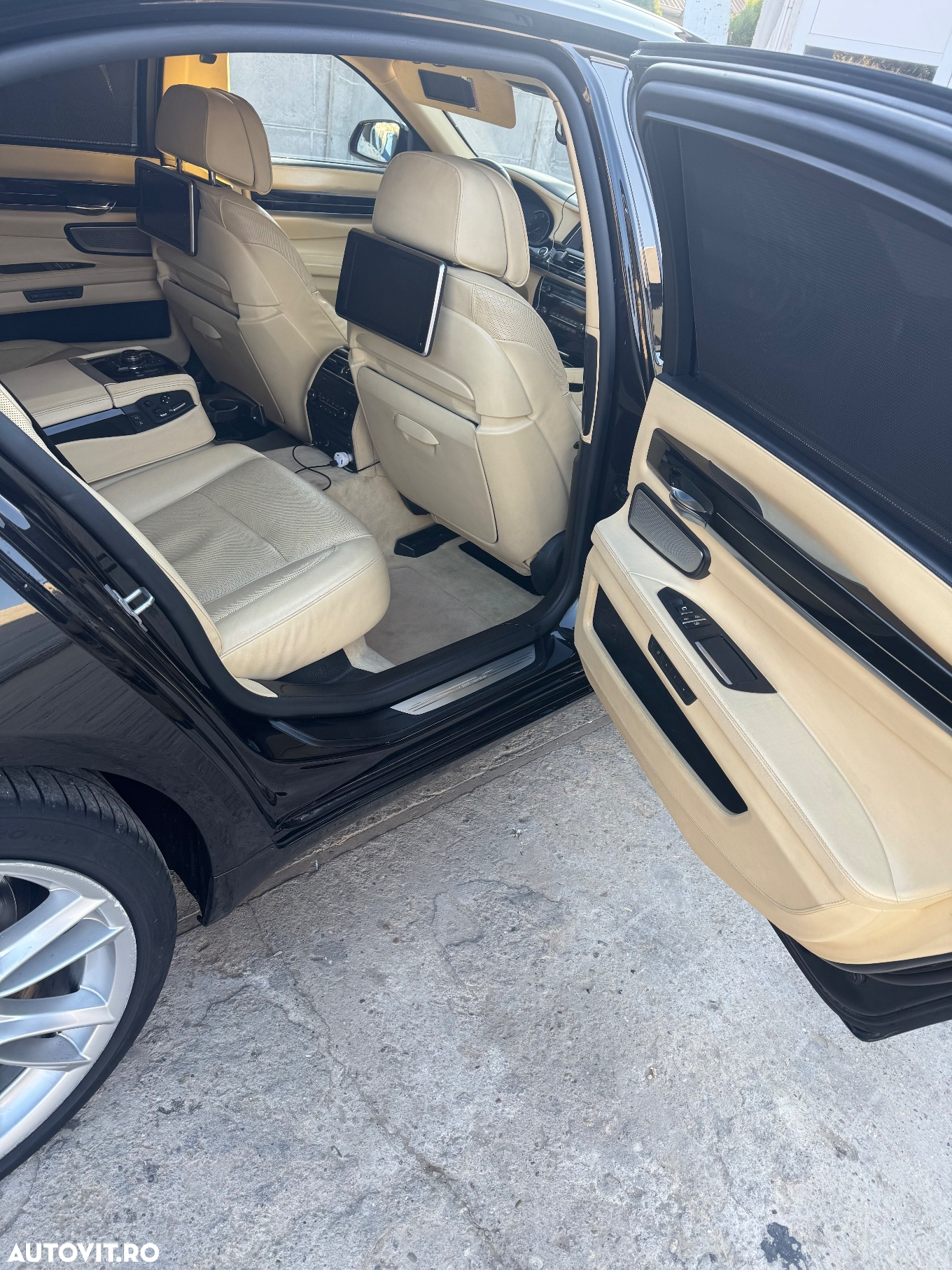 BMW Seria 7 750Ld xDrive - 17