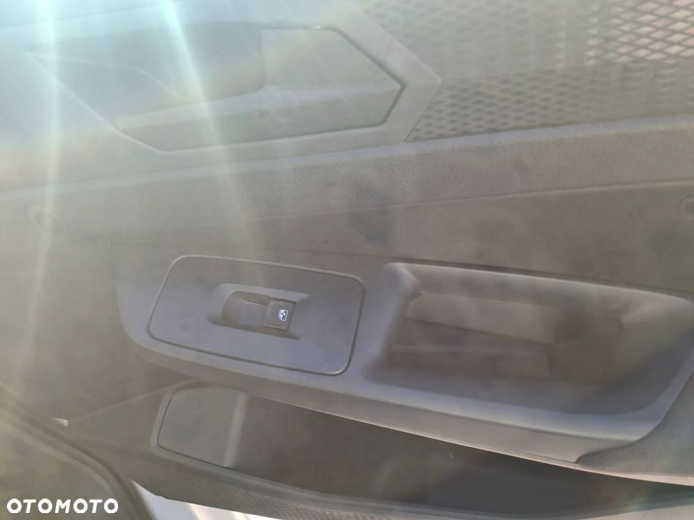 Volkswagen Caddy 2.0 TDI DSG - 12