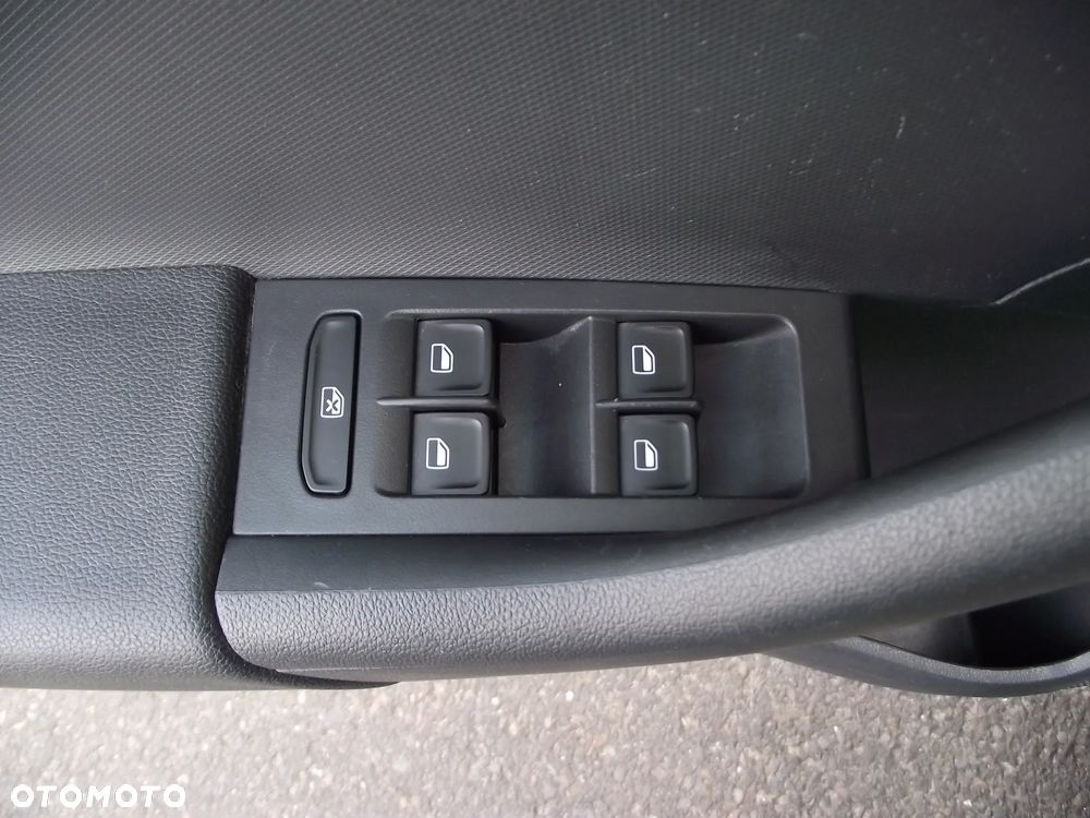 Skoda RAPID 1.2 TSI Ambition - 21