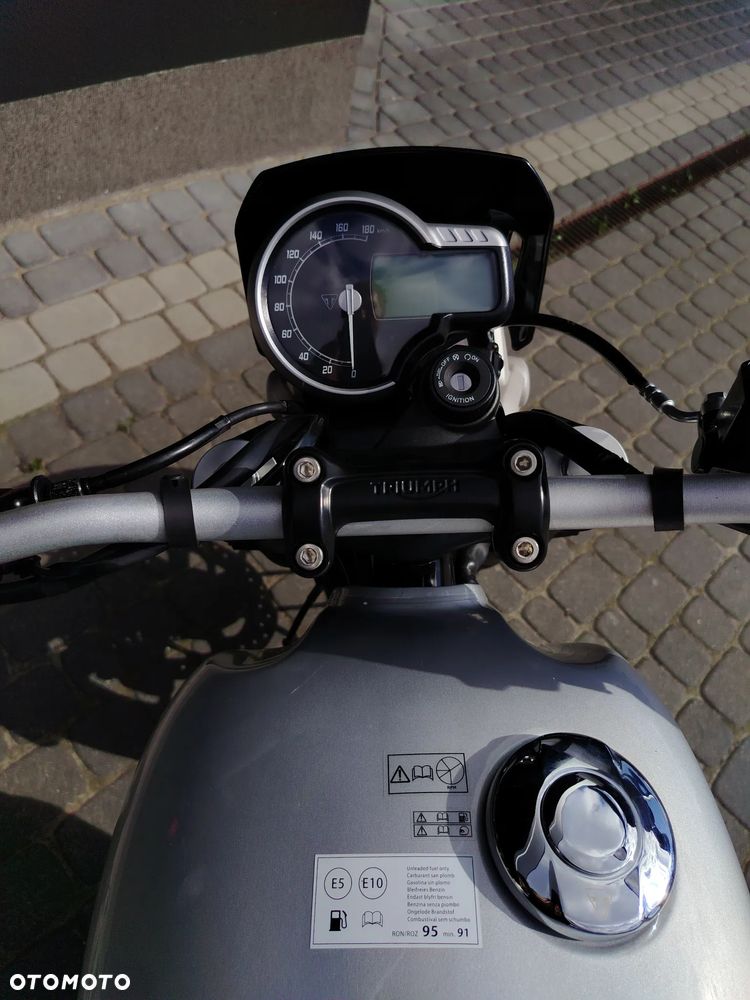 Triumph Inny - 11
