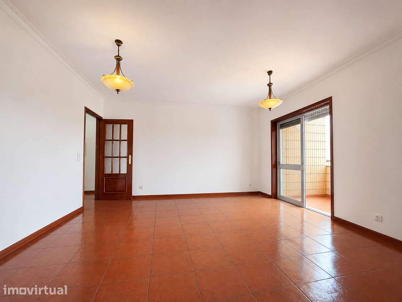 Apartamento T1  | 69 m² | Varanda | Arrumos | 100% Financiamento - Grande imagem: 2/9