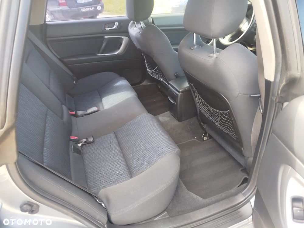 Subaru Legacy 2.0D Trend - 8