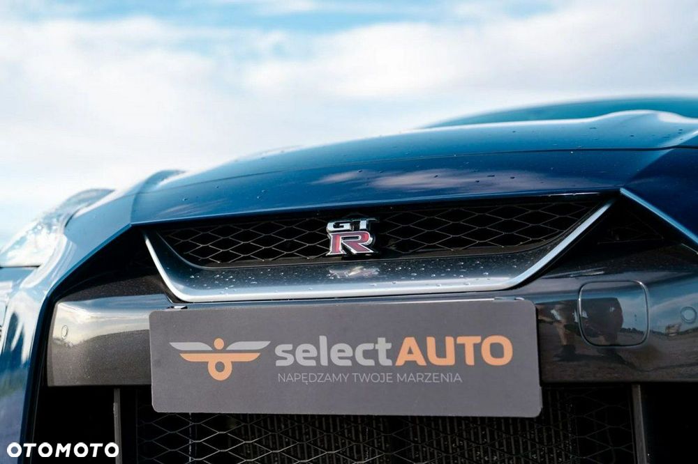Nissan GT-R - 13