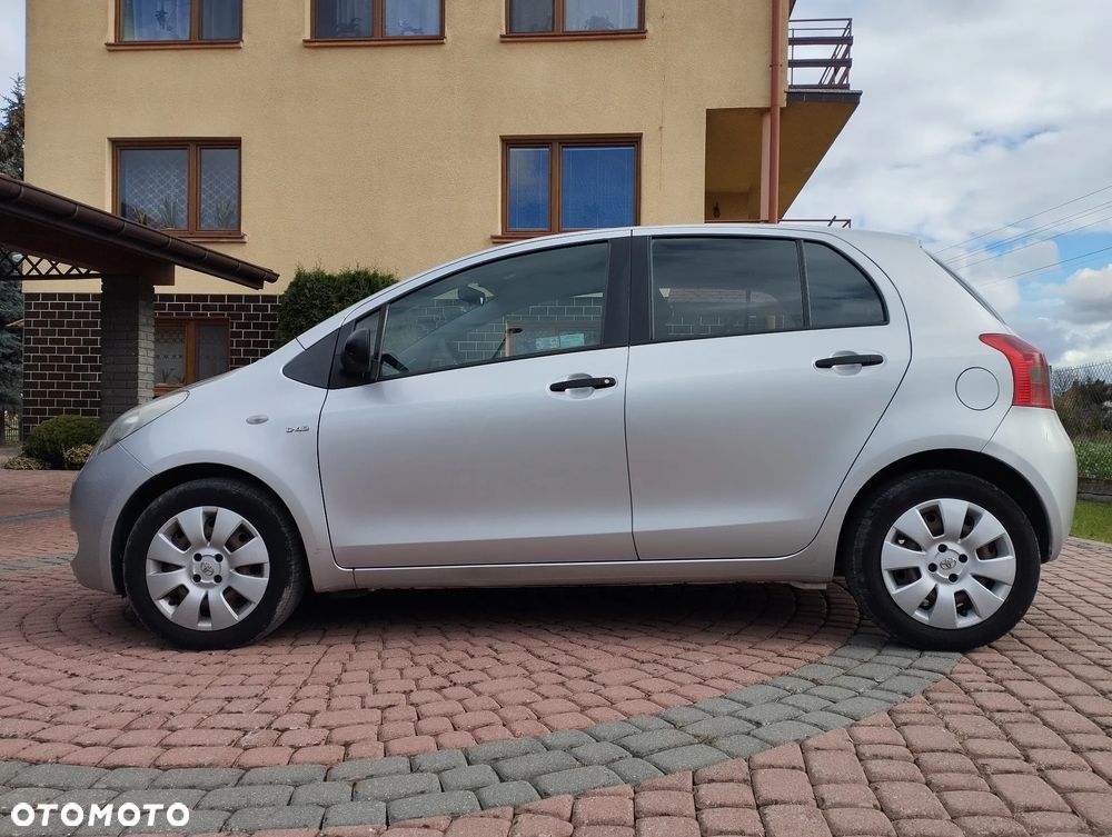 Toyota Yaris - 2