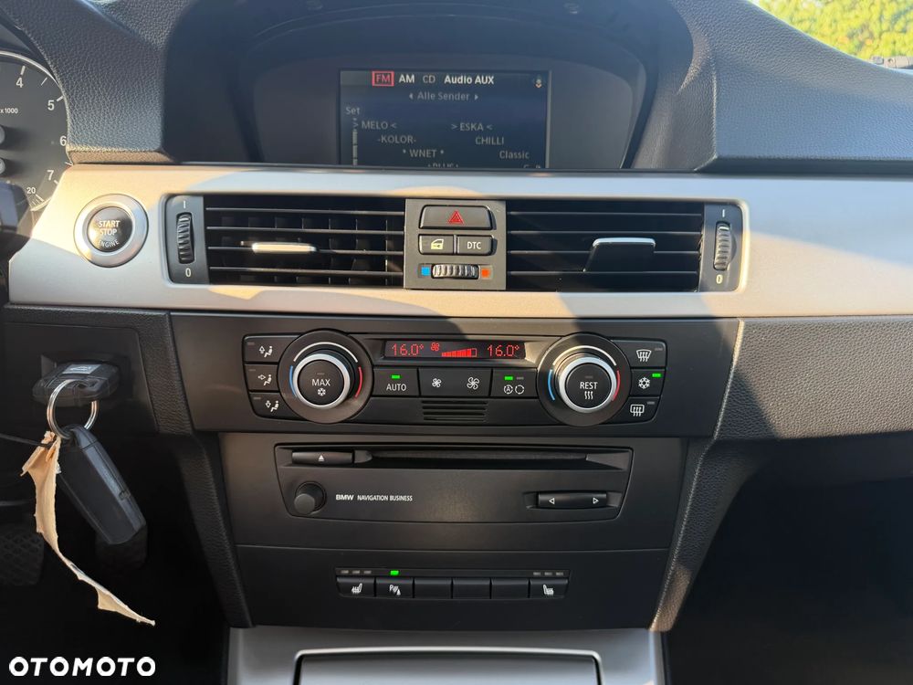 BMW Seria 3 320i - 31