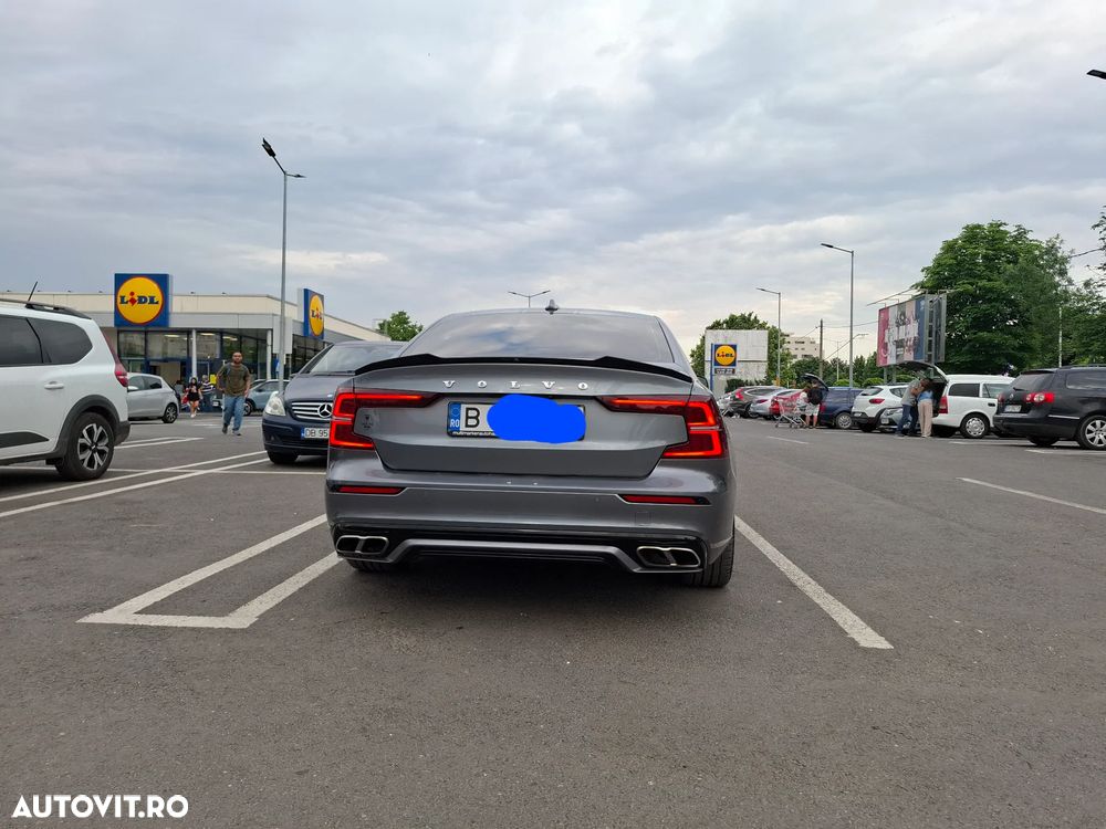 Volvo S60 T5 R-Design - 5