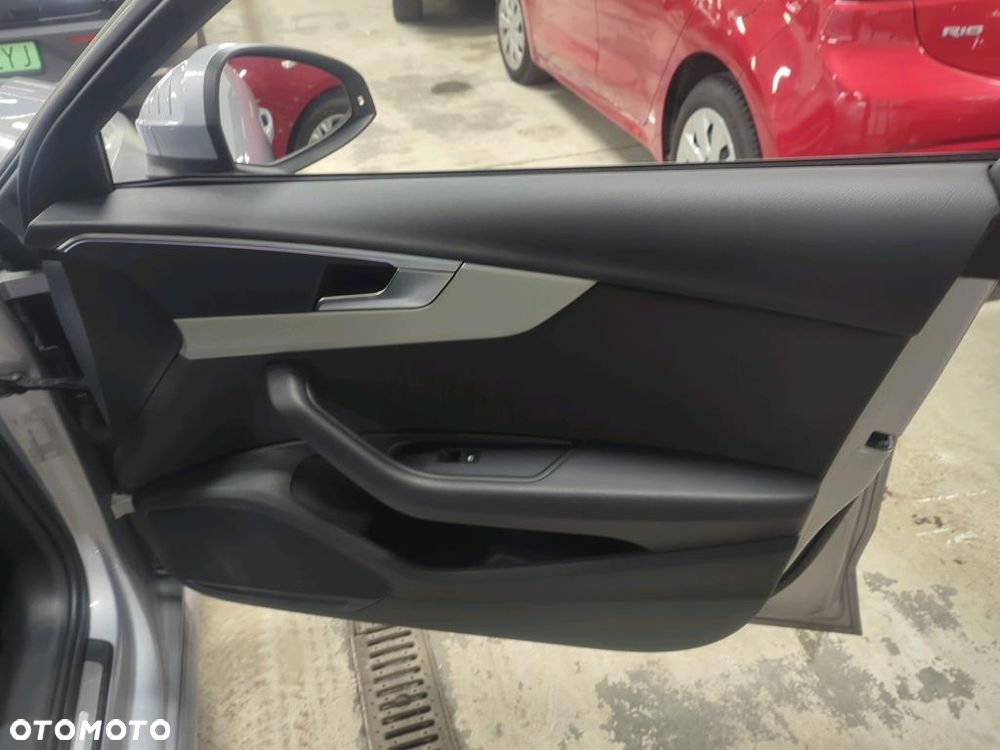 Audi A4 Limousine - 17