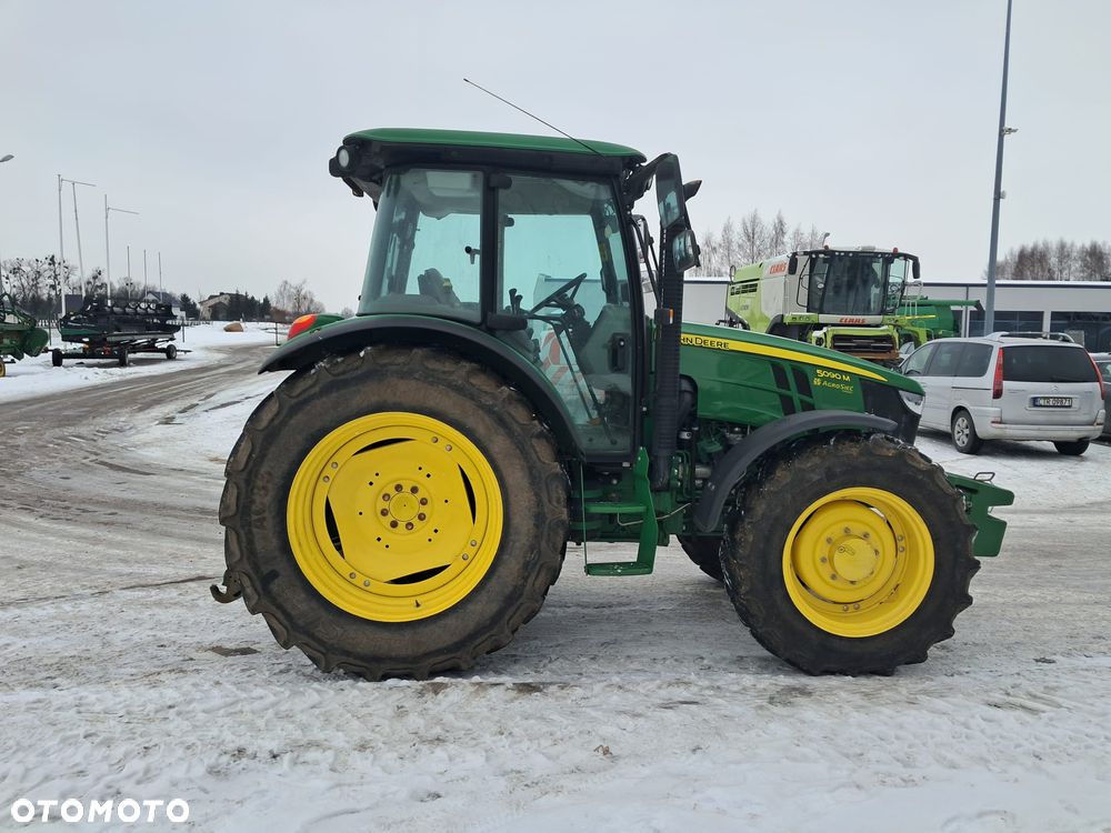 John Deere 5090M - 5